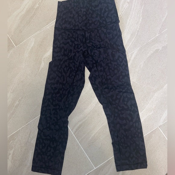 Lululemon wunder under crop high rise 21” - Picture 4 of 4